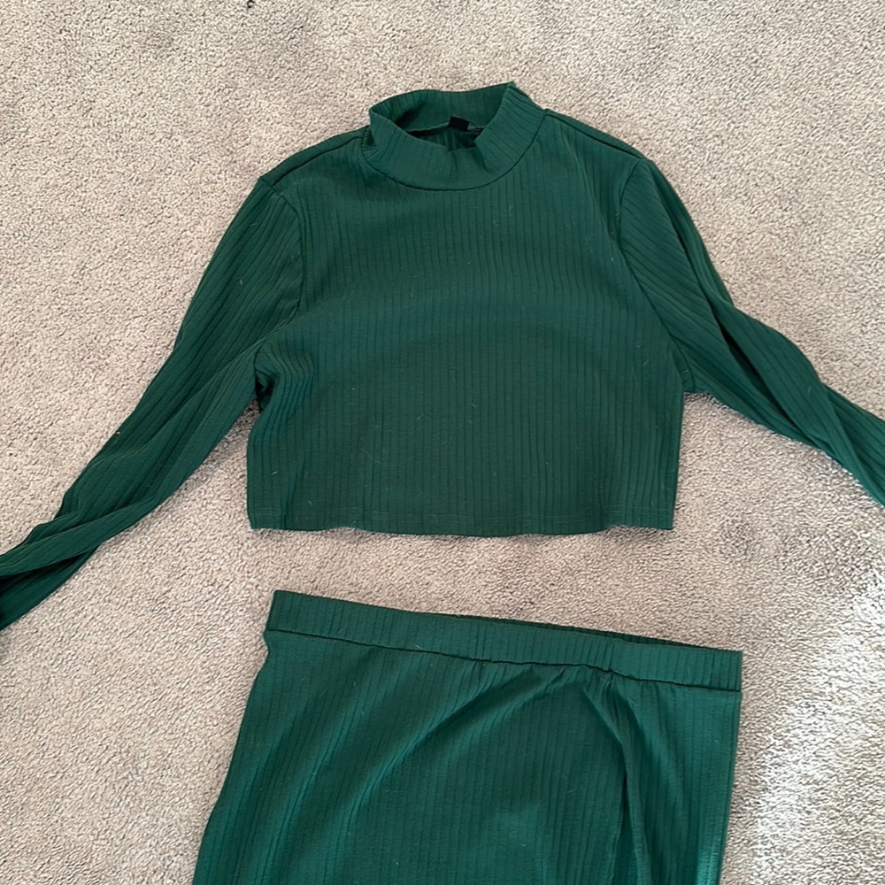 Green SHEIN sweater set. Never worn